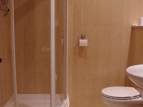 מנאי ברידג' Gazelle Hotel מראה חיצוני תמונה